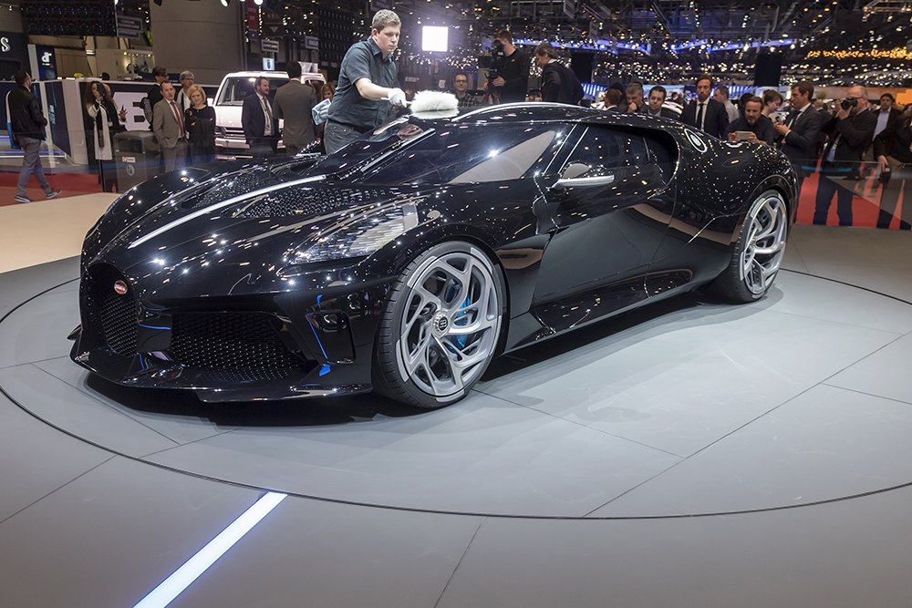 bugatti la voiture