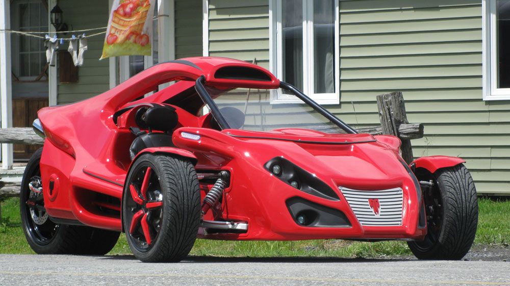 Автомобиль байк цена в россии. T-Rex 2020 трайк. Трайк 2 колеса впереди. Трицикл Ferrari. Viper KTD SR Trike 250.