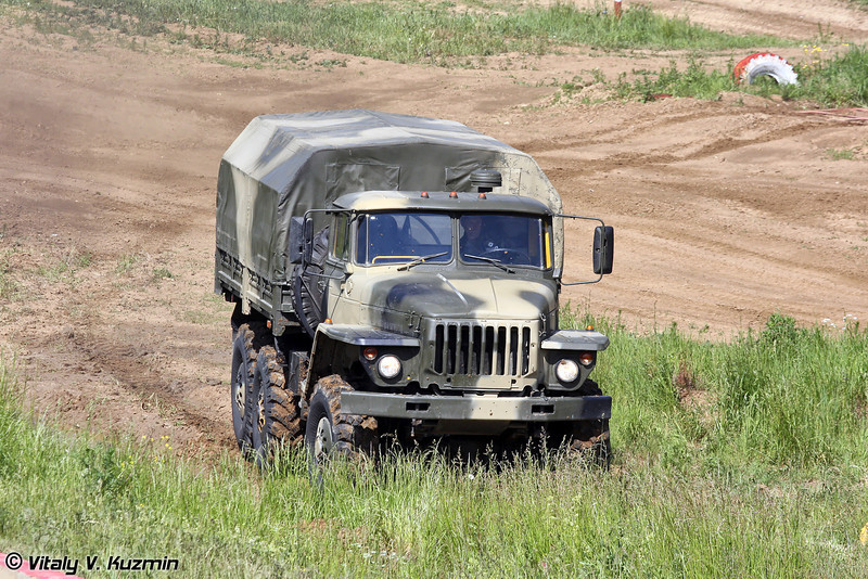 Военный урал тягач фото