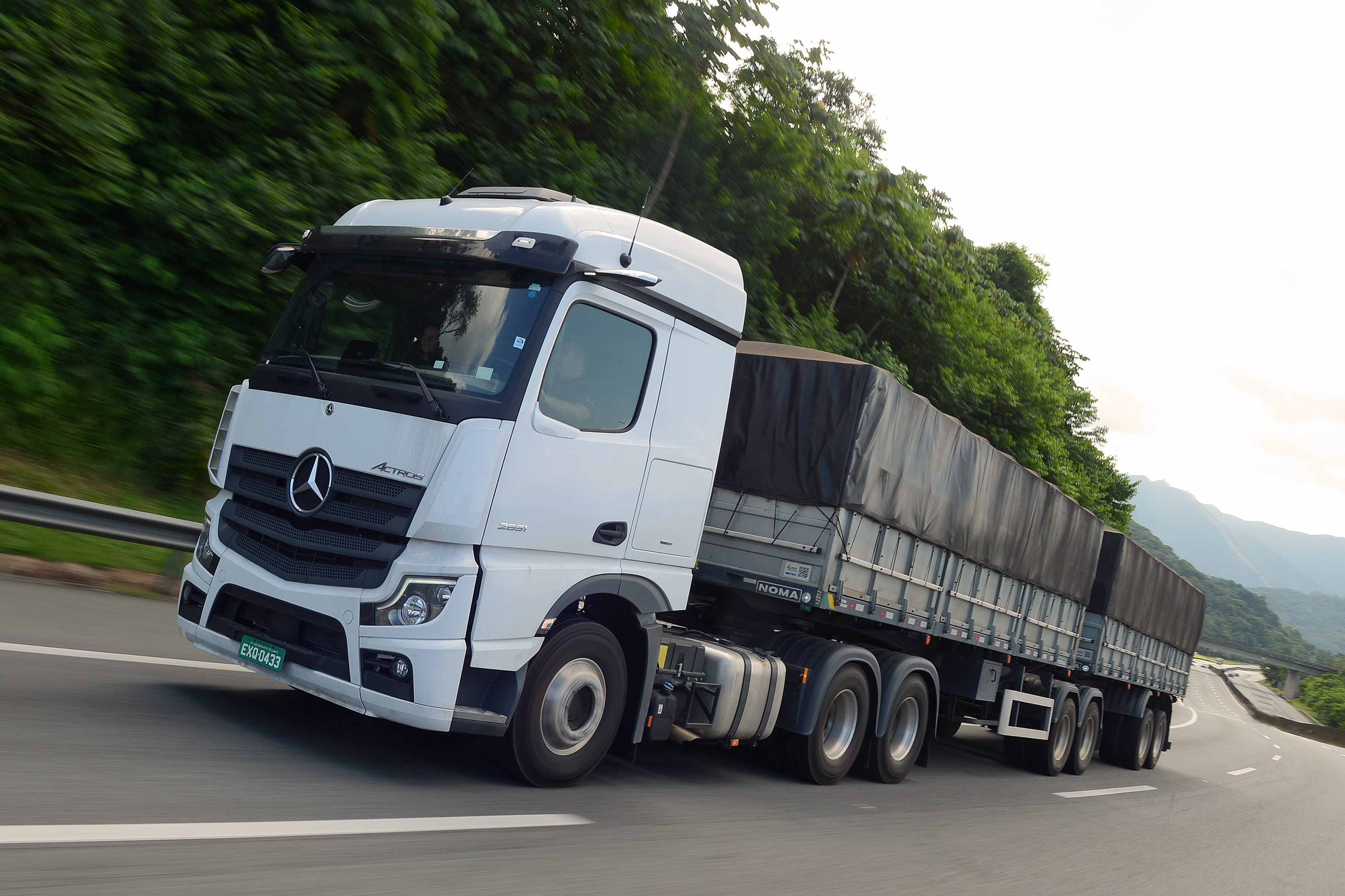 Mercedes Benz Actros Front