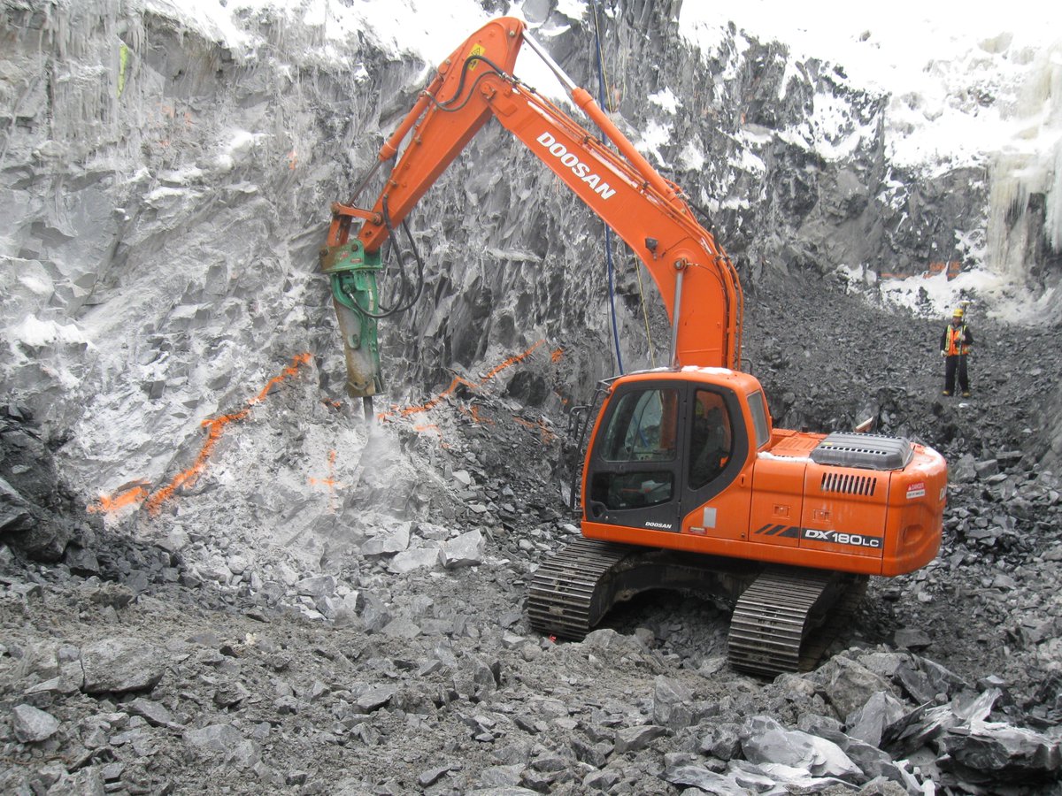 Dx 180. Doosan dx180lc. Дусан 180 гусеничный экскаватор. Doosan экскаватор гусеничный DX 180. Экскаватор Doosan dx300lca.