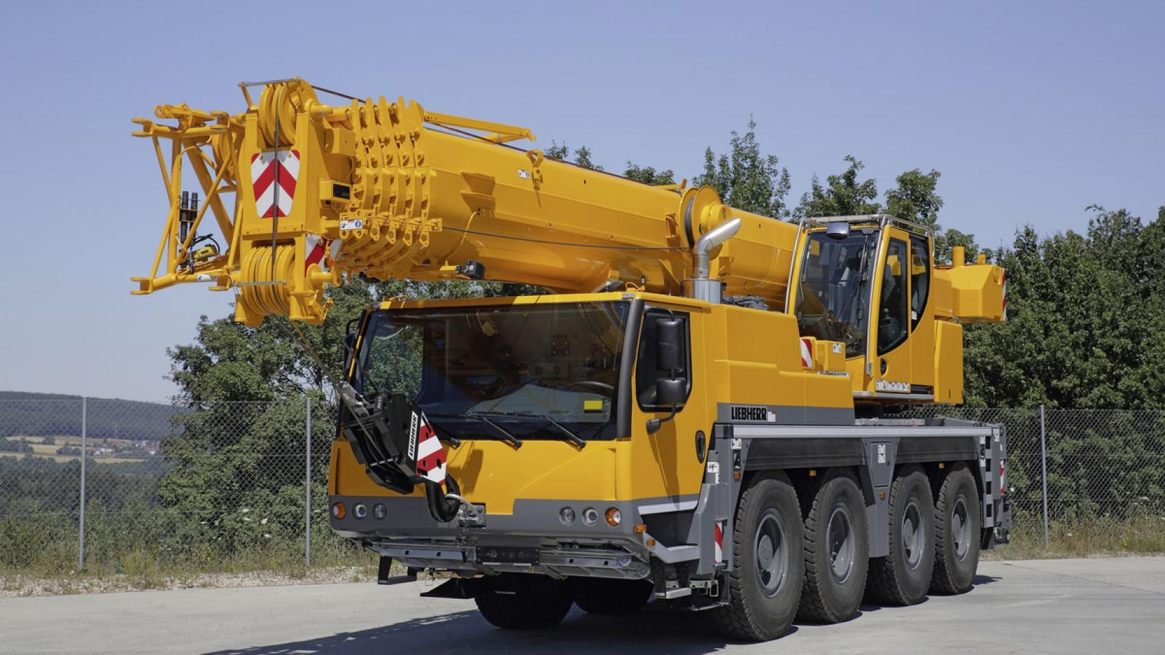 Кран аренду тонны. Либхер LTM 1070. Liebherr LTM 1070. Liebherr LTM 1100-4.2. Автокран Liebherr LTM 1070.