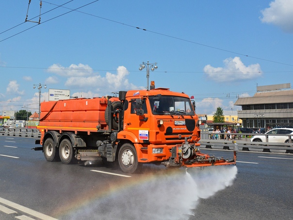 Работа поливальной машины