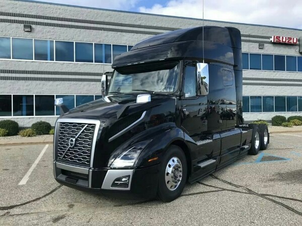 Грузовик Volvo VNL 780