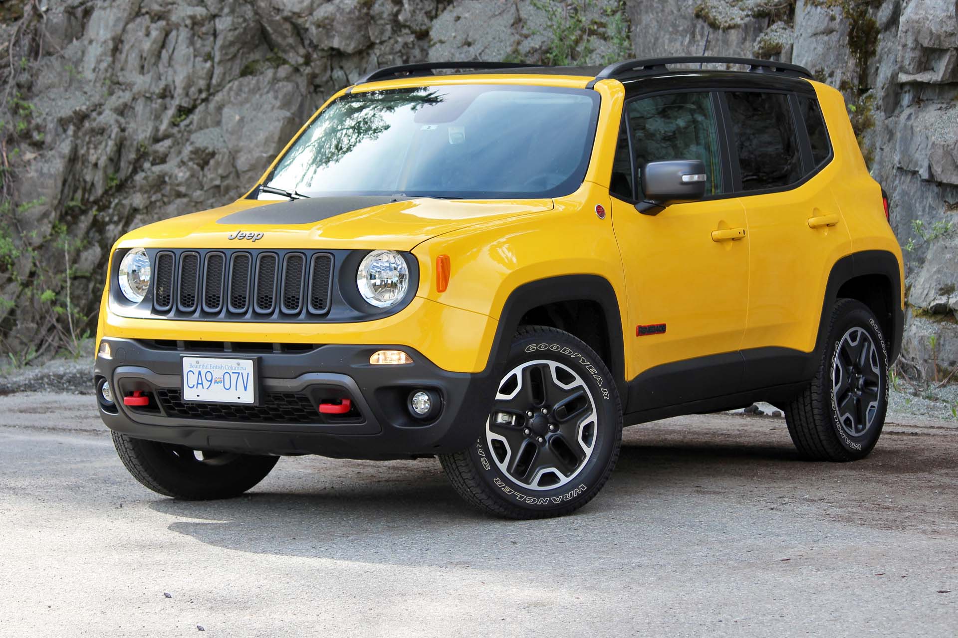 Недорогой внедорожник. Jeep Renegade 2022. Jeep Renegade Trailhawk 2022. Jeep Renegade 2 2022. Jeep Renegade 20109.